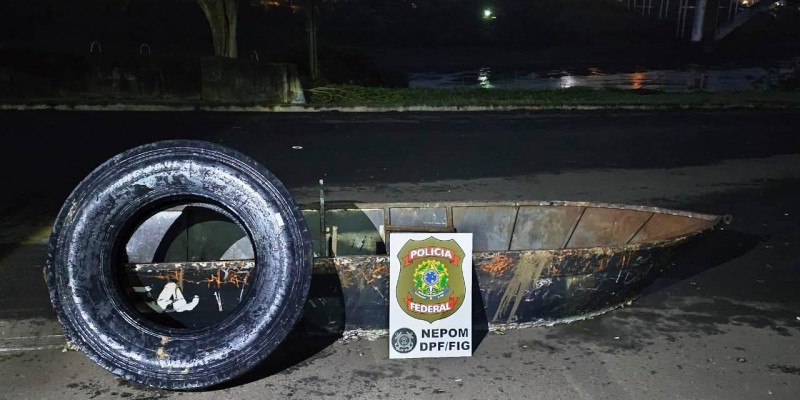 Policia Federal apreende barco utilizado para transporte de contrabando