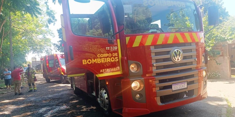 Casa que era usada para estocar drogas pega fogo e morador fica gravemente queimado no Jardim Belvedere