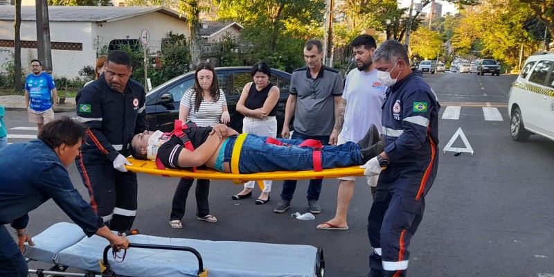 Motociclista é socorrido pelo SAMU após colisão no Boicy