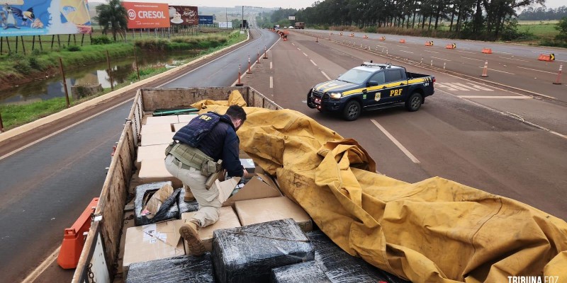 PRF apreende caminhão com milhares de cigarros eletrônicos em São Miguel do Iguaçu