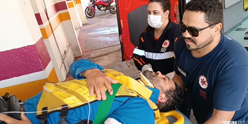 Motociclista é socorrido após colisão defronte a ICAVEL