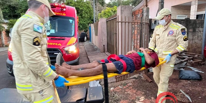 Siate socorre homem que caiu do telhado na Vila Brás 