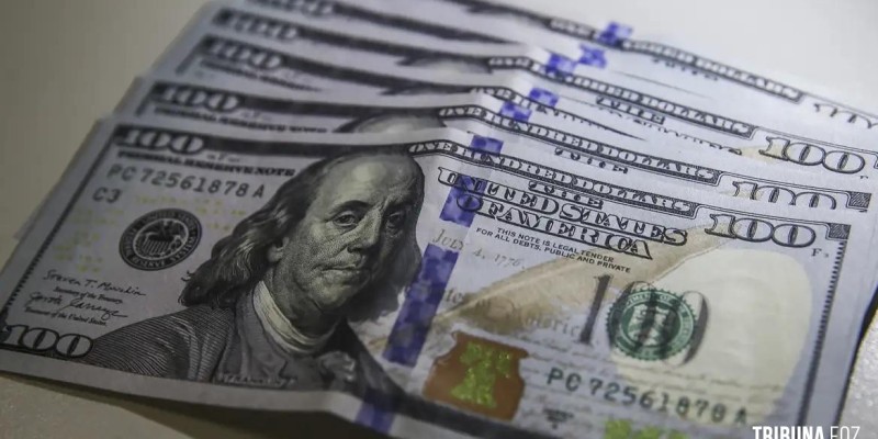 Dólar cai para R$ 6,04 em dia de posse de Trump