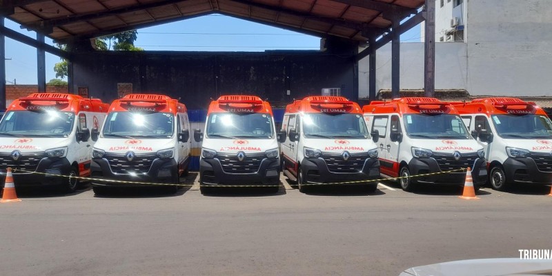 Seis ambulâncias novas do SAMU seguem paradas