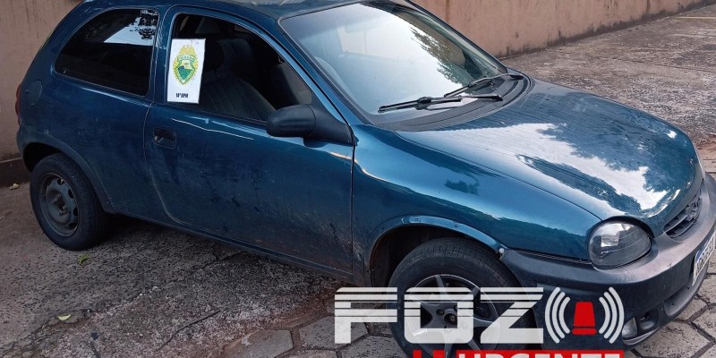 Militares do CHOQUE prendem condutor com veículo furtado