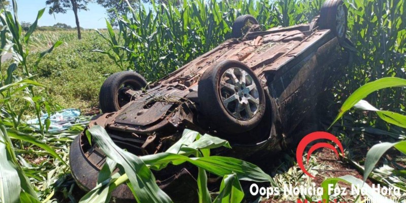 Jovem capota veículo na PR-497 em São Miguel do Iguaçu 