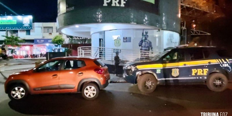 PRF recupera veículo roubado na Ponte da Amizade