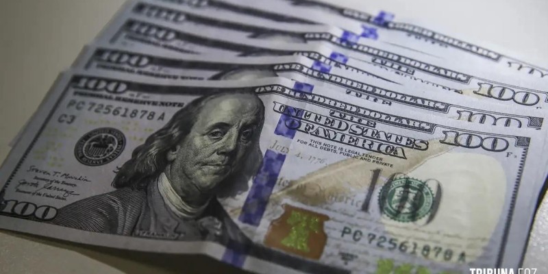 Dólar fecha abaixo de R$ 5,50 pela primeira vez em oito meses