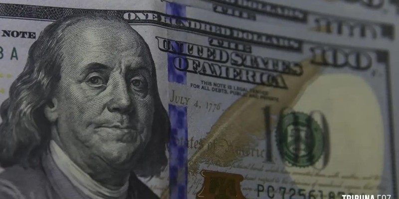 Dólar sobe para R$ 5,55 com votação de decreto do IOF
