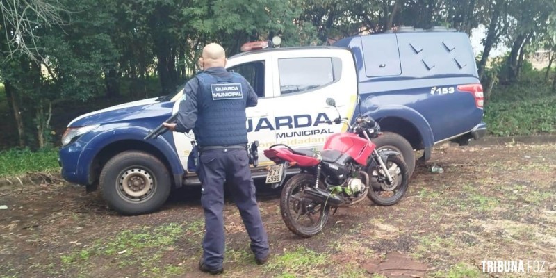 Guarda Municipal recupera moto furtada na Favela da Batalha