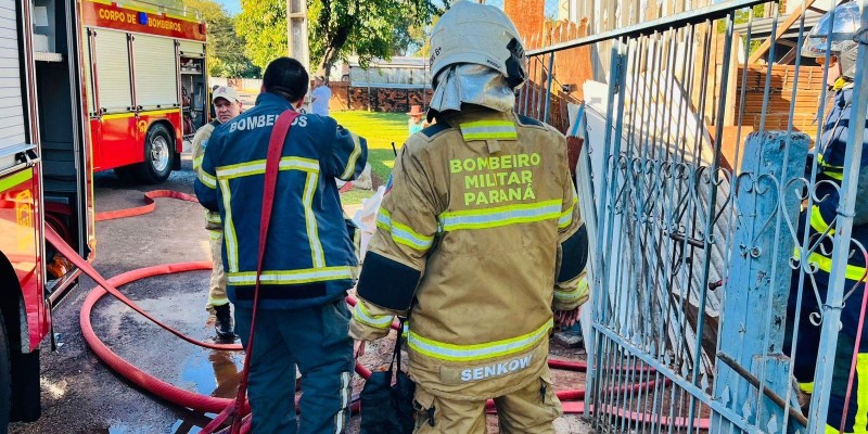 Incêndio atinge residência no bairro Portal da Foz