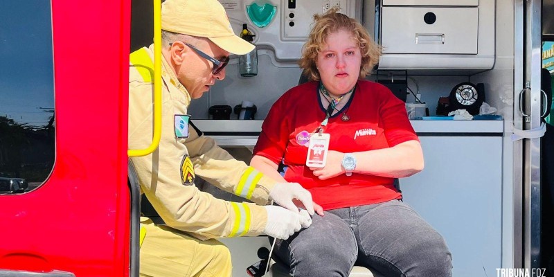 Colisão entre bicicleta e automóvel deixa ciclista ferido 
