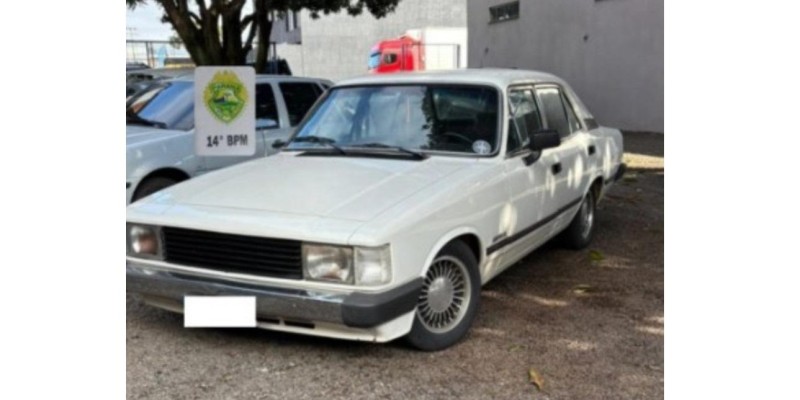 Polícia Militar recupera veículo furtado em Medianeira