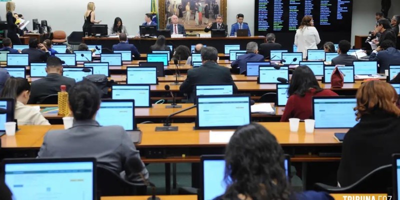 CCJ da Câmara aprova cassação de Carla Zambelli