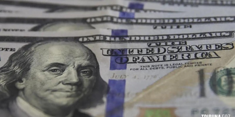 Dólar cai para R$ 5,40 com reunião do Copom e mercado externo
