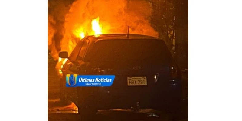 Carro pega fogo enquanto trafegava no Km 6 em Ciudad Del Este