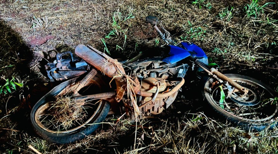 Colisão entre carro e motocicleta deixa casal ferido no Alto da Boa Vista