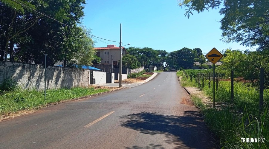 A Secretária que não enxerga o obvio?