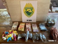 PM e DENARC estouram pontos de vendas de drogas no Bairro Três Lagoas