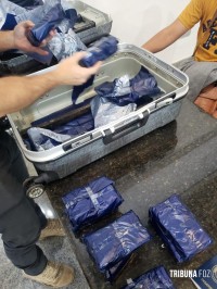 PF prende passageiro com cocaína em fundo falso no aeroporto de Foz do Iguaçu