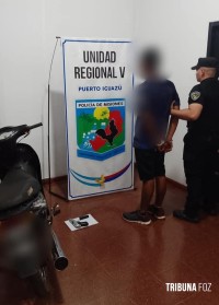 Motociclista é detido com simulacro de pistola após perseguição policial em Puerto Iguazu