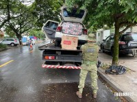 BPFRON apreende veículo carregado com cigarros contrabandeados em Umuarama 