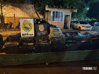 PF e PM apreendem embarcação carregada com cigarros contrabandeados em Itaipulândia