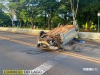 Mulher é socorrida após capotamento na PR-317 em Santa Helena