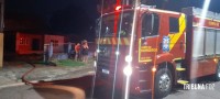 Maquina de lavar roupas pega fogo e vizinhos chamam o Corpo de Bombeiros