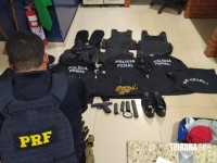 PRF apreende pistola, munições, coletes e uniformes penais na B R-277