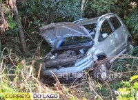 Após perder o freio, veículo atravessa trevo e para no meio de mata em Marechal Cândido Rondon