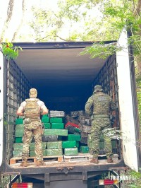 BPFRON e Polícia Federal apreendem 5 toneladas de maconha em Pato Bragado