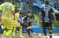 Foz Cataratas vence clássico e assegura liderança no campeonato paranaense