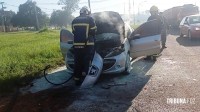 Carro recém comprado de uma garagem de veículos pega fogo na Av. Mercosul