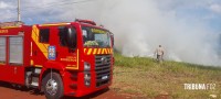 Bombeiros interveem em incêndio de campo no Jardim Copacabana