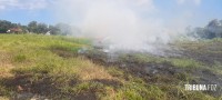 Bombeiros interveem em incêndio de campo no Jardim Copacabana