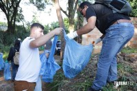 Força-tarefa da Prefeitura de Foz faz limpeza nas margens do Rio M’Boicy 