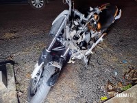 Motociclista morre ao cair de moto no final da Av. Paraná