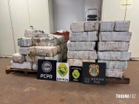 PF, PM e PC apreendem embarcação carregada com 1.006 Kg de maconha em Santa Helena