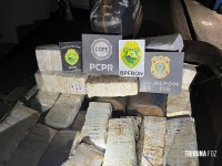 PF, PM e PC apreendem embarcação carregada com 1.006 Kg de maconha em Santa Helena