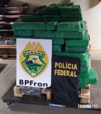 BPFRON e Polícia Federal apreende 741 Kg de maconha em Guaíra