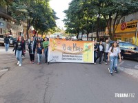 Caminhada alerta para o aumento da violência contra crianças e adolescentes em Foz do Iguaçu