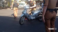 Motociclista é socorrido pelo Siate após colisão no centro de Foz