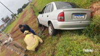 Siate atende vítima que caiu com carro na valeta no antigo trevo do GTG Charrua