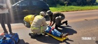 Passageira de moto é socorrida pelo Siate após colisão traseira na Av. das Cataratas