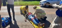 Passageira de moto é socorrida pelo Siate após colisão traseira na Av. das Cataratas