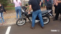 Siate socorre motociclista após colisão no Três Bandeiras