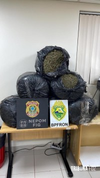 PF E BPFRON apreendem fardos de maconha em embarcação no Rio Paraná