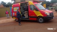 Motociclista é socorrida pelo Siate após queda no Bairro Cidade Nova