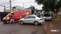 Motociclista é socorrida pelo Siate após colisão no final da Av. Javier Koelbel